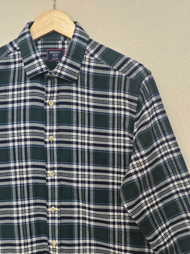Untuckit Flannel Regular Fit Button Down M